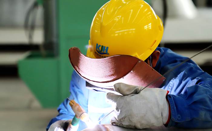 康景輝技術(shù)工人干活實景 康景輝技術(shù)工人干活實景