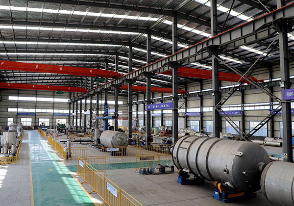 蒸發(fā)器生產(chǎn)現(xiàn)場(chǎng) 蒸發(fā)器生產(chǎn)現(xiàn)場(chǎng)